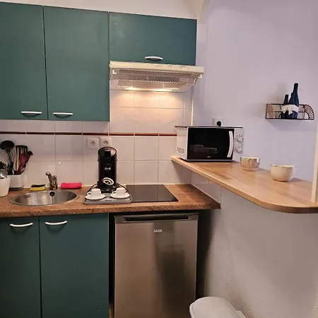 T1 - 160 Bed - Center Apartment *